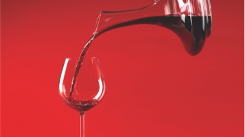 Carafer ou décanter, telle est la question