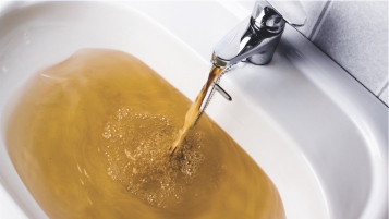 Eau potable: quand l’or bleu vire au jaune