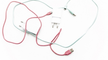 Pour un chargeur universel