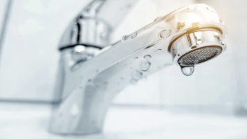 Deux ans pour de l’eau conforme