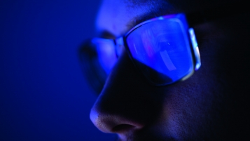 Le côté obscur de la lumière bleue