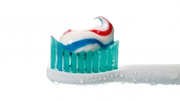 Le dentifrice sans fluor est-il meilleur?