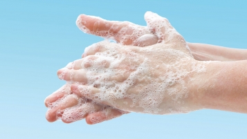 10 désinfectants et 10 savons: Le savon est plus efficace que le désinfectant