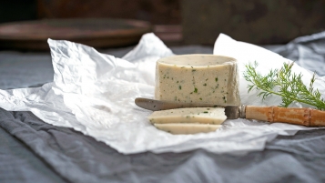 12 fromages végétaliens: Beaucoup de graisses et peu de protéines