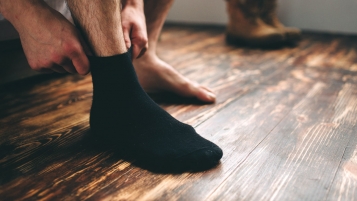 12 chaussettes pour hommes: Une paire résistante pour 1.75 franc