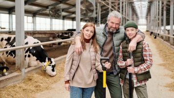 Assurer ses enfants qui aident à la ferme