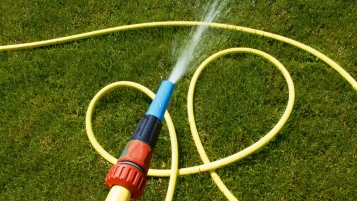 10 sets de tuyaux d’arrosage: Jardiner sans s’énerver
