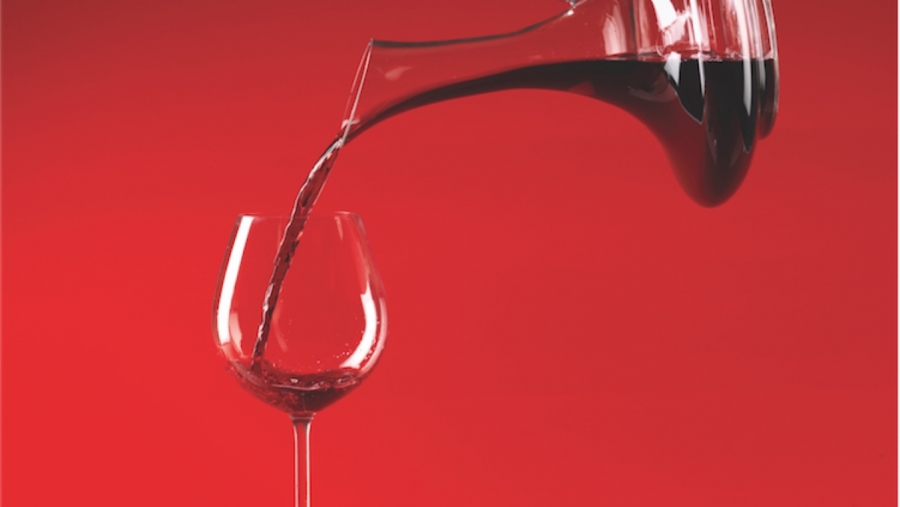 Carafer ou décanter, telle est la question