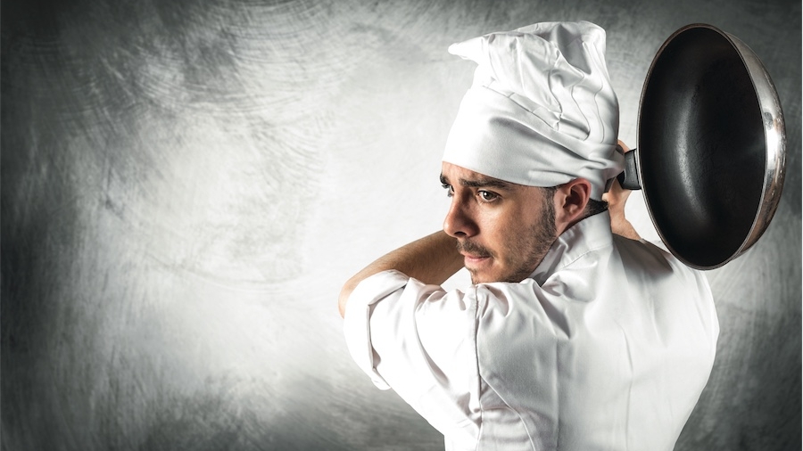 12 poêles à frire: on se fait une omelette?