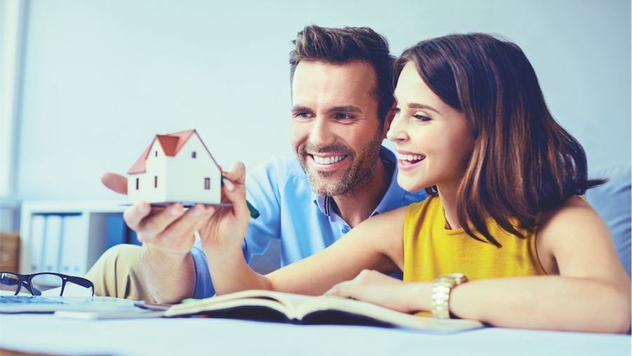 Immobilier: elle choisit, il finance