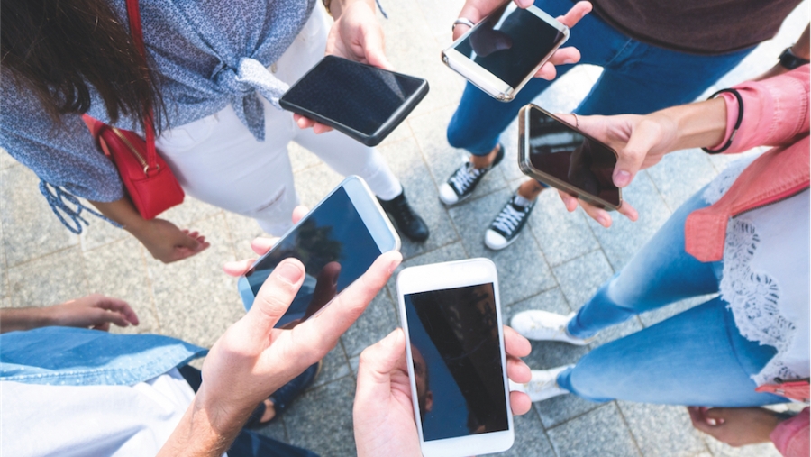 Smartphones, avantage partiel aux opérateurs