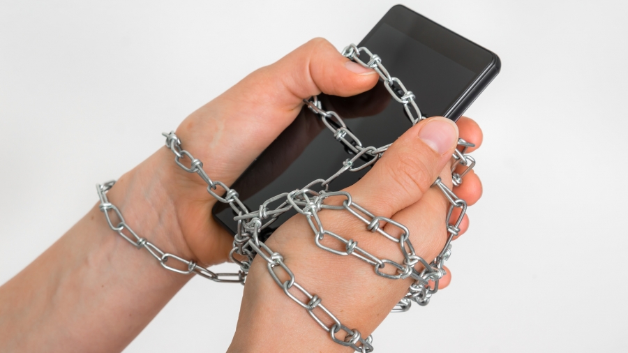 Téléphone sans fil mais avec chaînes