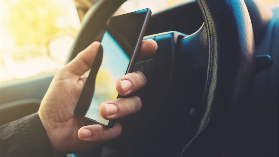 Téléphoner et conduire: ça peut coûter cher