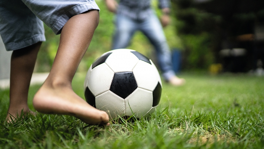 10 ballons de foot: nike  confirme  son titre