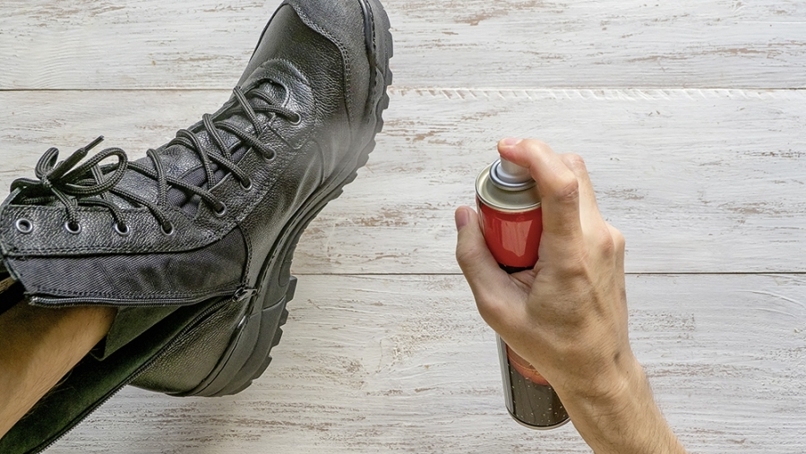 Astuces: en montagne, des chaussures de randonnée avec protection de la cheville sont plus adaptées