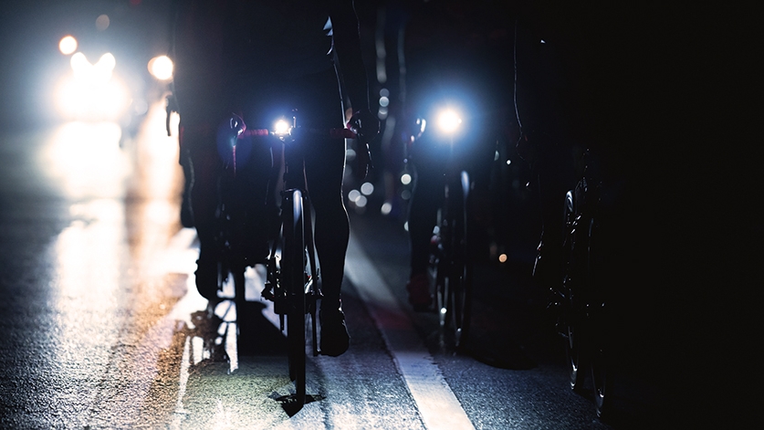 10 éclairages pour vélo: sous les feux de la route